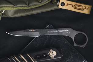 N.C.Custom Нож скрытого ношения с фиксированным клинком Thorn Blackwash