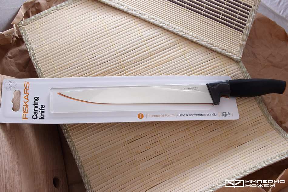 Нож для мяса с чёрной рукоятью – Fiskars