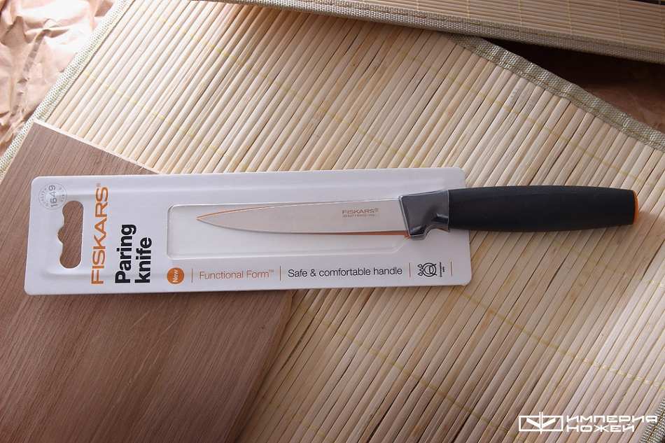 Нож для корнеплодов с чёрной рукоятью – Fiskars