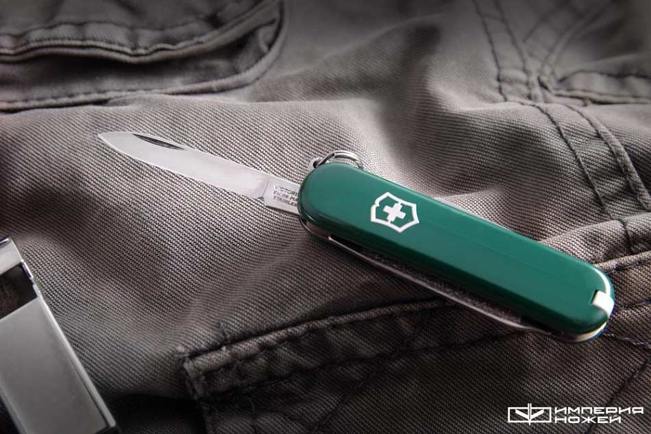 складной нож Classic SD olive – Victorinox фото 2