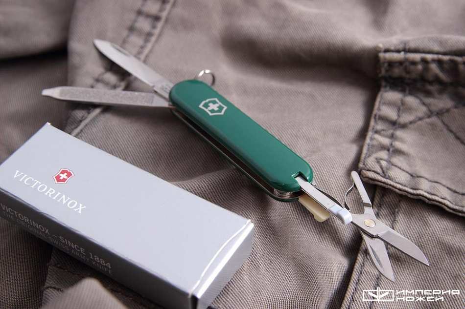 складной нож Classic SD olive – Victorinox фото 4