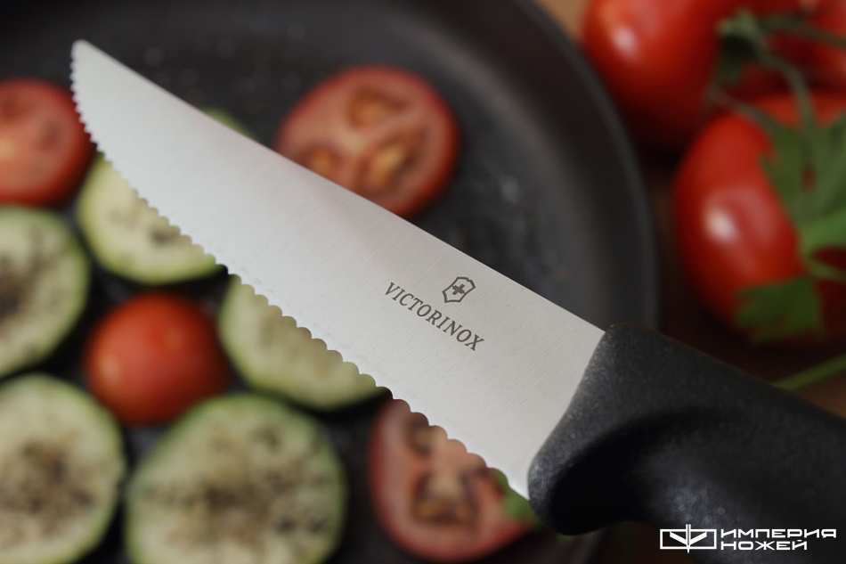 Нож для стейка и пиццы SwissClassic, черный 12.0 – Victorinox фото 3
