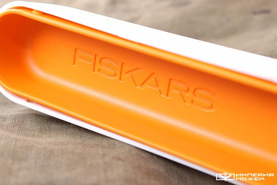 Точилка Roll-Sharp – Fiskars фото 3