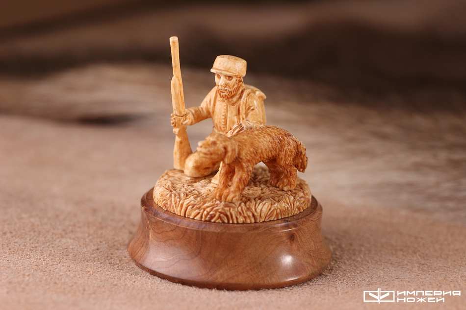 Скульптура из бивня мамонта Охотник – Северная корона