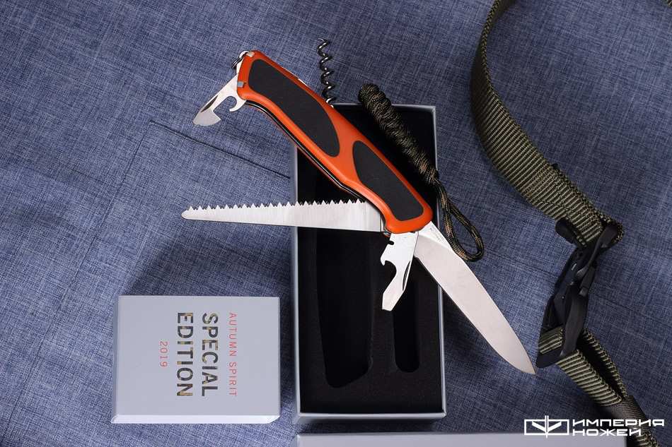 складной нож Ranger Grip 55 Autumn Spirit Special Edition 2019 – Victorinox фото 3
