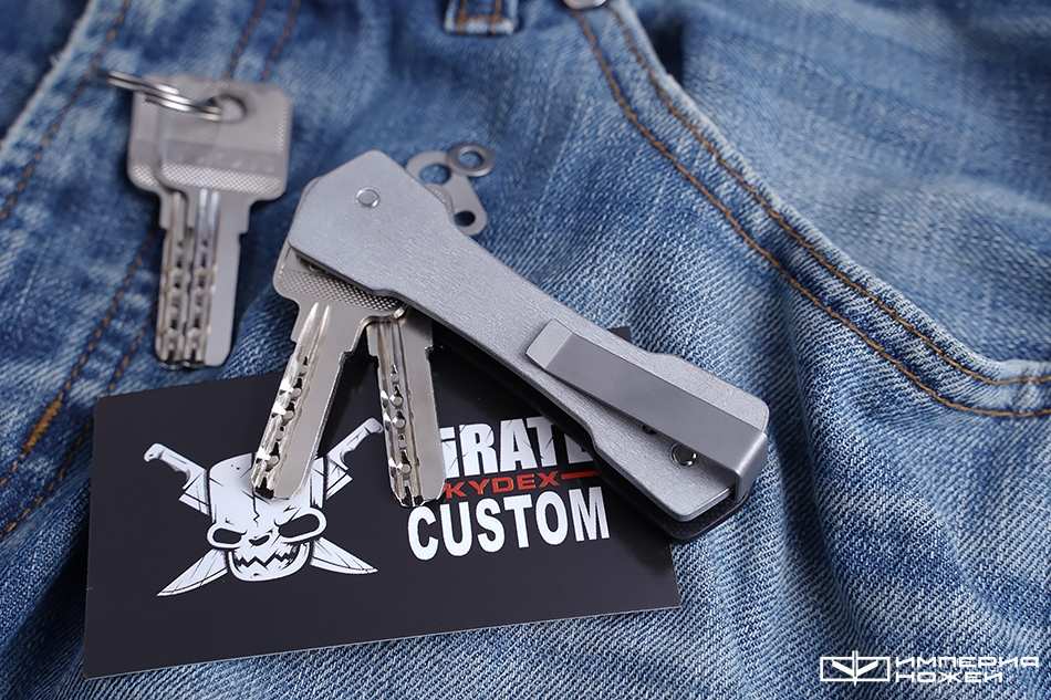 Ключница черная G10 гладкая текстура – Pirate Custom фото 3