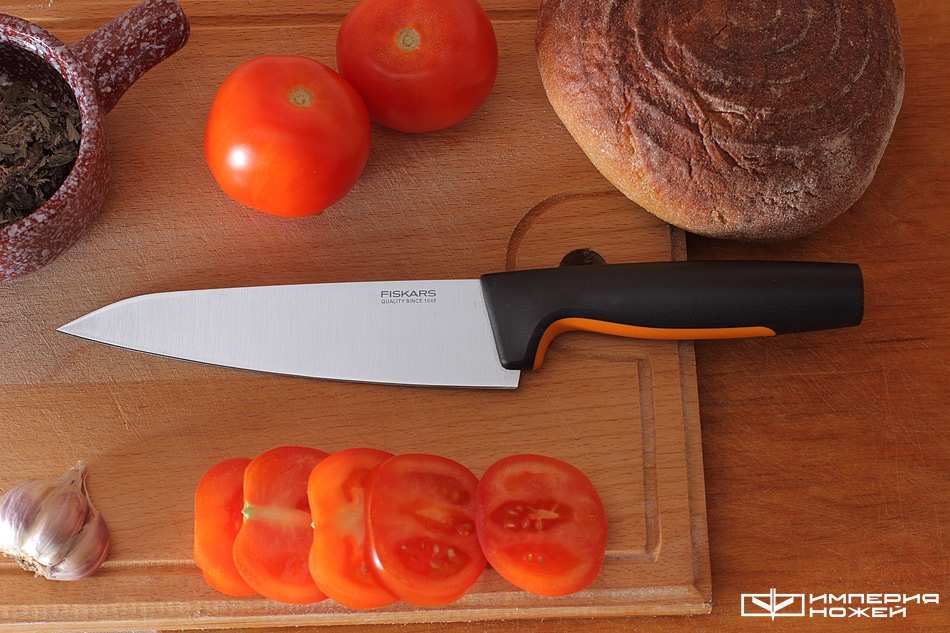 Нож поварской средний – Fiskars