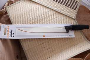 Fiskars Нож для мяса с чёрной рукоятью