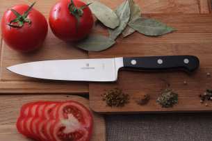 Victorinox Кованый нож 15.0
