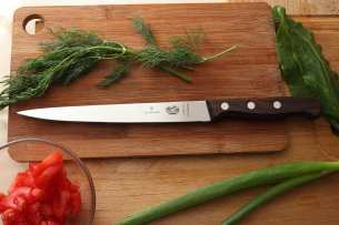 Victorinox Нож для филе 18.0 дерево