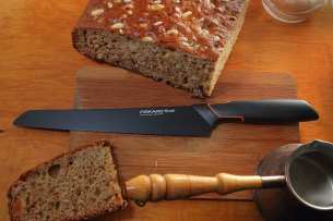 Fiskars Edge Нож для хлеба