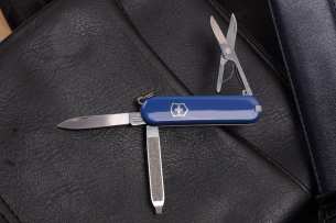 Victorinox Classic SD blue