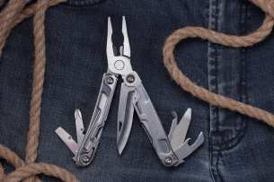 Leatherman  Мультитул Rev без чехла
