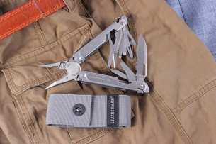 Leatherman  Мультитул FREE P2 с нейлоновым чехлом