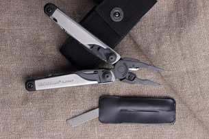 Leatherman  МУЛЬТИТУЛ Surge black-silver