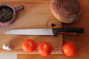 Fiskars Нож для хлеба 