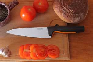 Fiskars Нож поварской средний