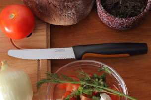 Fiskars Нож для томатов