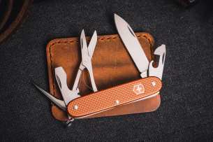 Victorinox Карманный складной нож Pioneer X Alox Limited Edition 2021