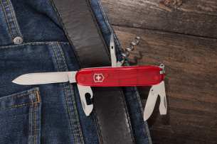 Victorinox Складной многофункциональный нож Spartan Transparent Red